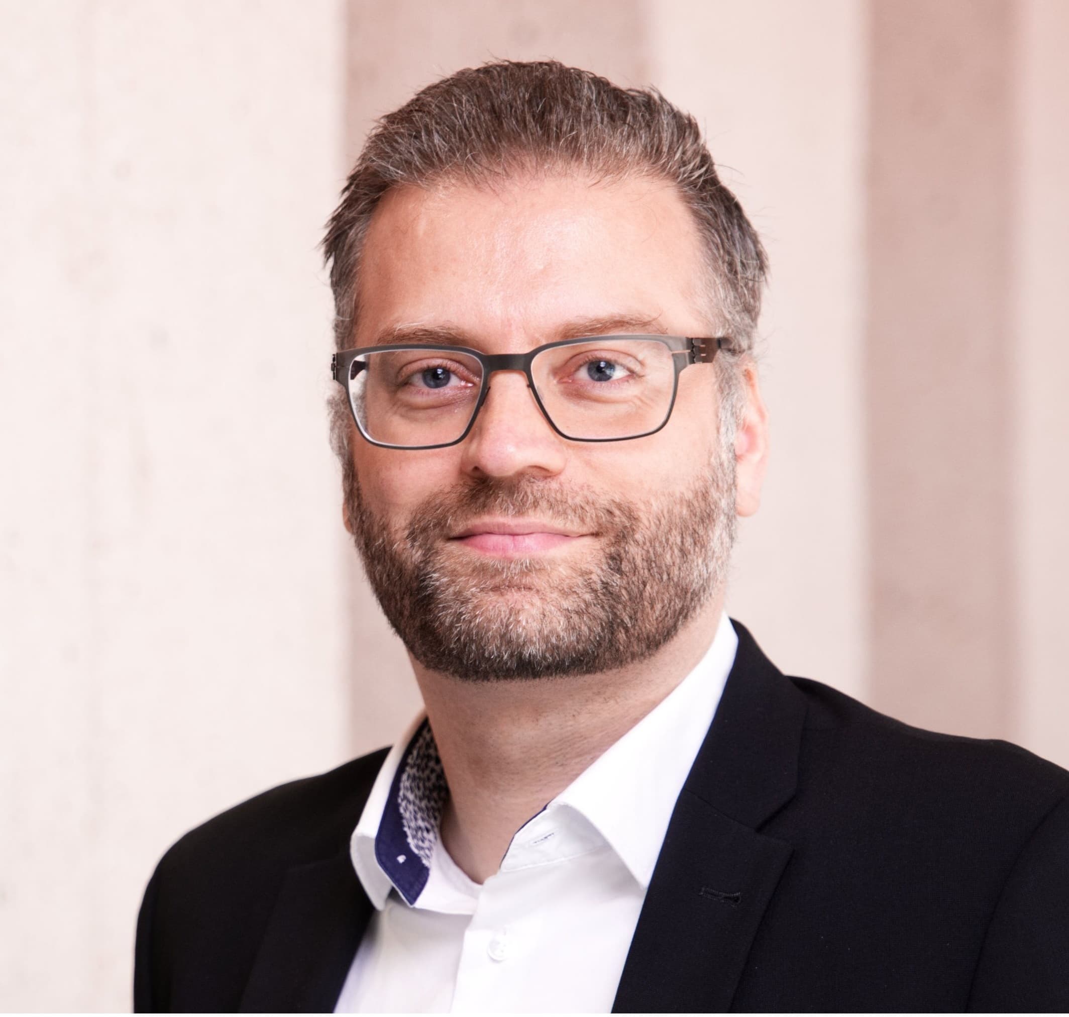 Dr. Oliver Rath